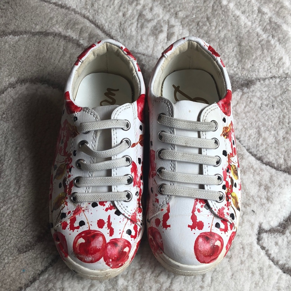 Sam Edelman FABULOUS cherry sneakers! Sz toddler 8
